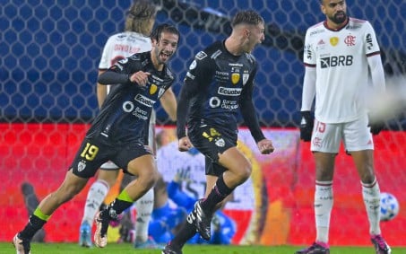 Esquema com três zagueiros no time do Flamengo contra o Del Valle terá Thiago Maia e David Luiz centralizado