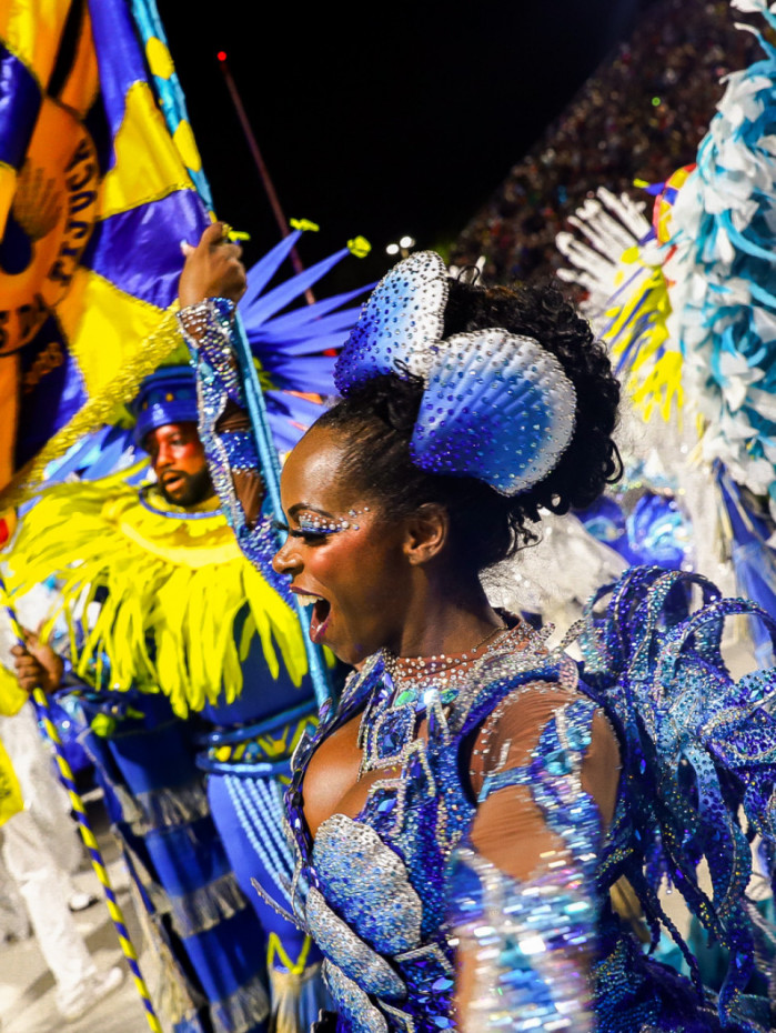 Porta-bandeira diz que se identificou com a comunidade da Tijuca e os componentes da escola