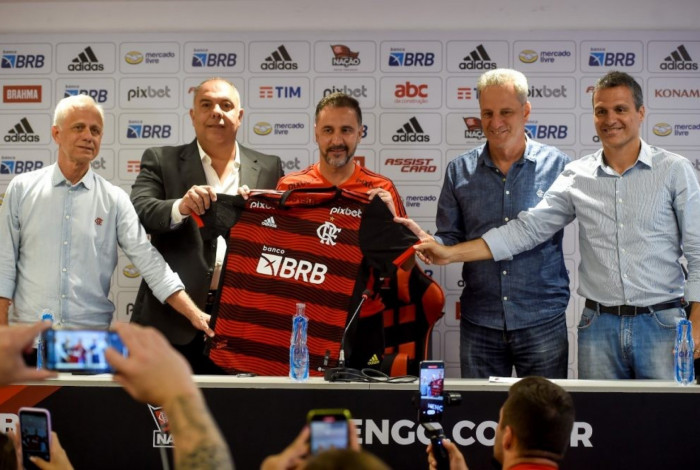Reinaldo Belotti, diretor geral e CEO do Flamengo, Marcos Braz, VÃ­tor Pereira, Rodolfo Landim e Bruno Spindel