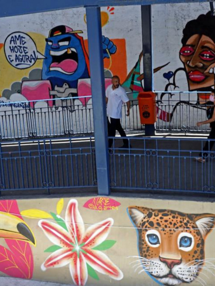 Artistas locais pintaram com grafite uma parede no M&eacute;ier que antes era toda pichada, mostrando a atua&ccedil;&atilde;o do CEP de forma integrada e cir&uacute;rgica, tornando um ambiente menos hostil