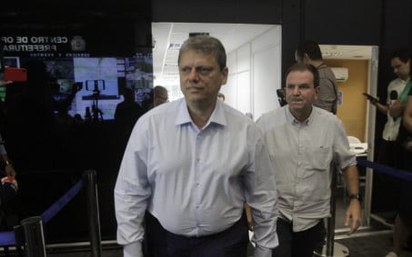 Eduardo Paes recebe governador de São Paulo no Centro de Operações Rio