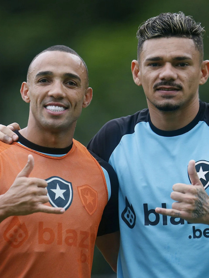 Tiquinho Soares e Mar&ccedil;al, que cumpriram suspens&atilde;o no estadual, est&atilde;o de volta ao time Alvinegro