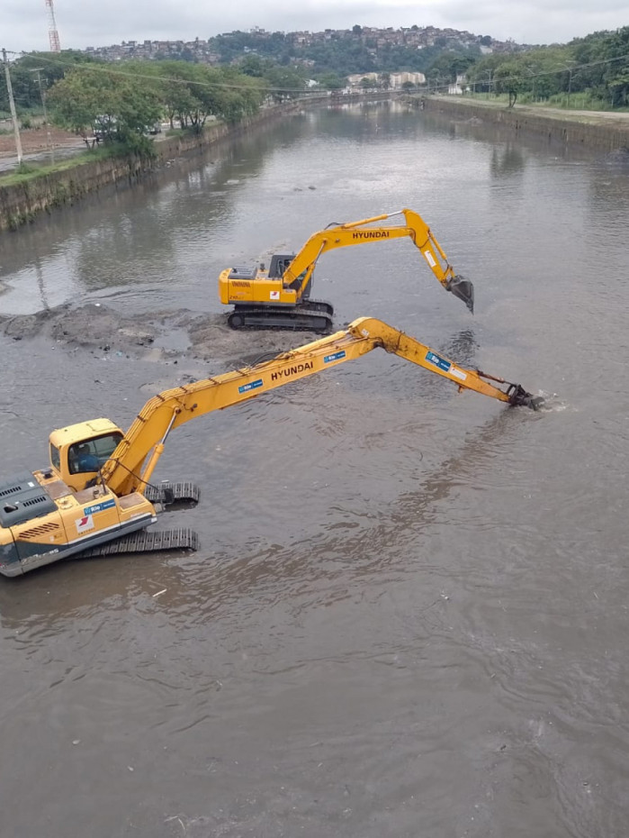 Rio-&Aacute;guas promete retirar mais de 114 mil toneladas de res&iacute;duos, o equivalente e 9.500 caminh&otilde;es basculantes cheios