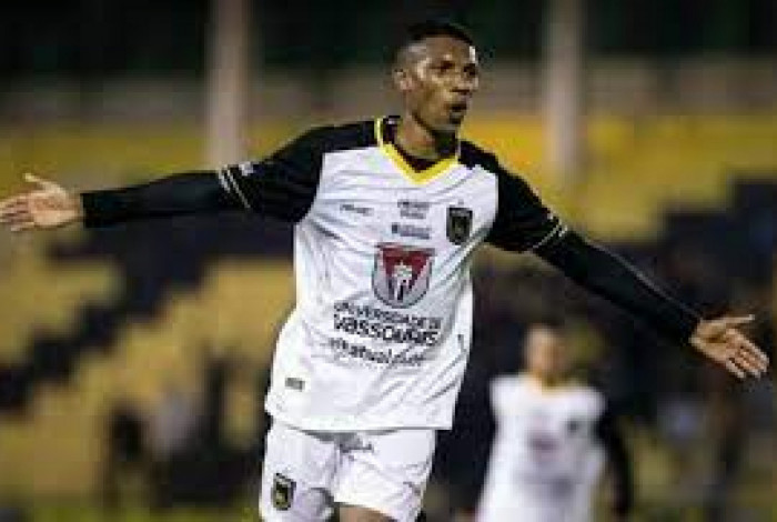 Lelê tem 12 gols e está bem próximo de superar a marca de Hernane Brocador no Cariocão de 2013