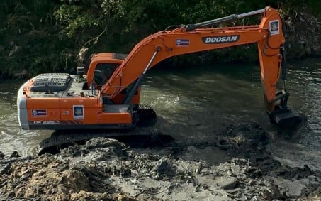 Nova Iguaçu: Rio Brotas passa por ação de dragagem e limpeza nesta semana
