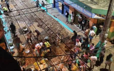 Colombianos invadem obra após boatos de ouro; veja vídeo