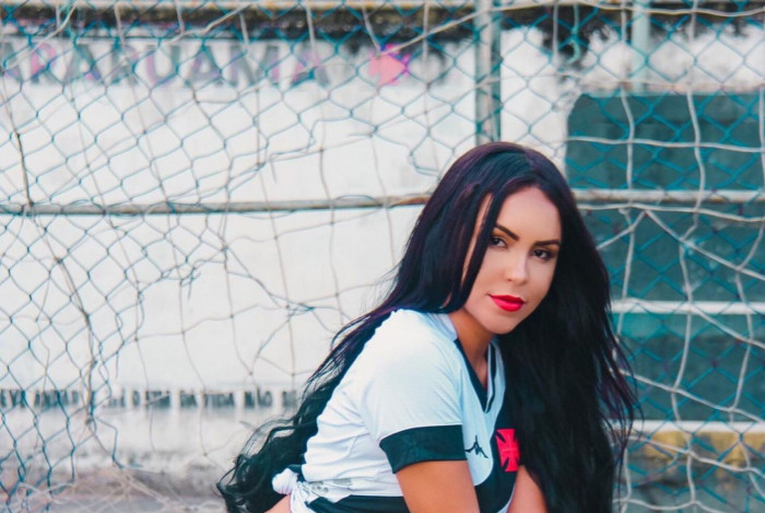  Jhuly Ketlyn - Instagram: @jhuketlyn