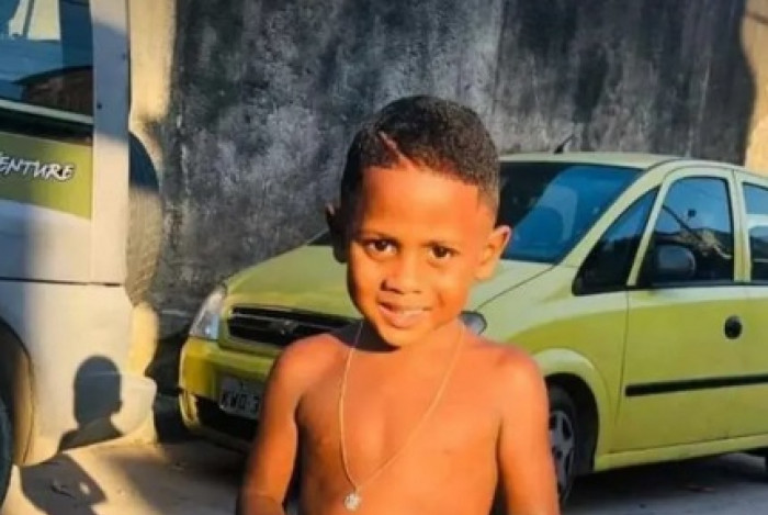 Crian&ccedil;a de 4 anos morre ap&oacute;s cair de pr&eacute;dio em Bangu: Heitor Gabriel dos Santos Ferreira