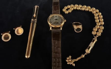 Defesa de Bolsonaro devolve segundo kit de joias em agência da Caixa no DF