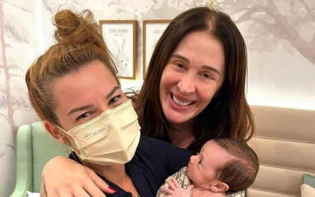 Fernanda Souza conhece filho caçula de Claudia Raia