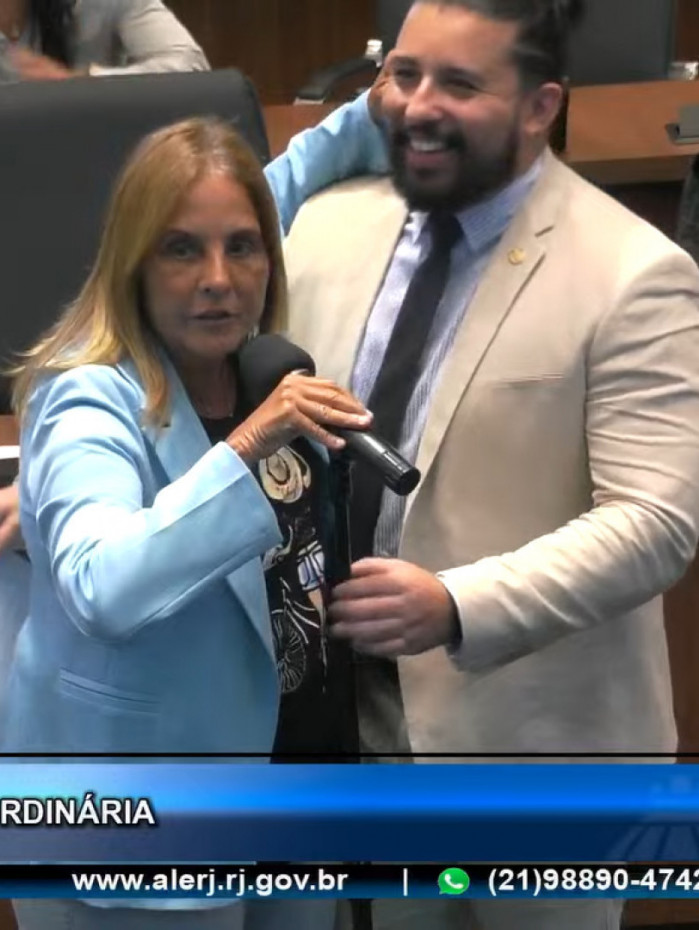 A deputada Lucinha (PSD) e o deputado Yuri (PSOL) durante a sess&atilde;o legislativa desta quarta-feira (29)