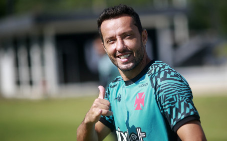 Nenê entra no último mês de contrato com o Vasco com futuro indefinido