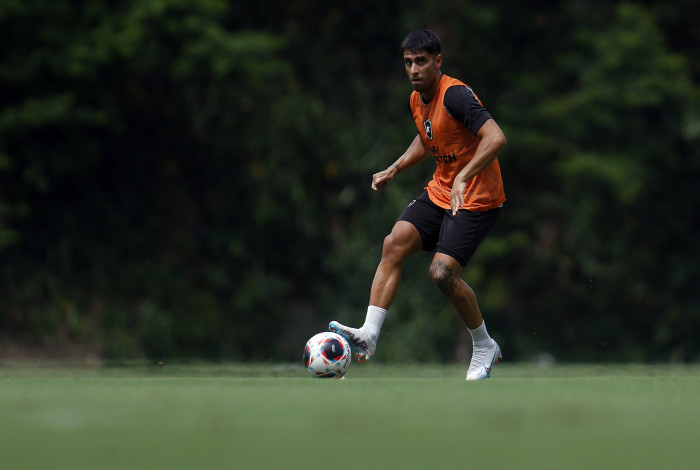 Di Placido.Treino do Botafogo  Espaco Lonier. 30 de Marco de 2023, Rio de Janeiro, RJ, Brasil. Foto: Vitor Silva/Botafogo. 
Imagem protegida pela Lei do Direito Autoral Nº 9.610, DE 19 DE FEVEREIRO DE 1998. Sendo proibido qualquer uso comercial, remunerado e manipulacao/alteracao da obra.
