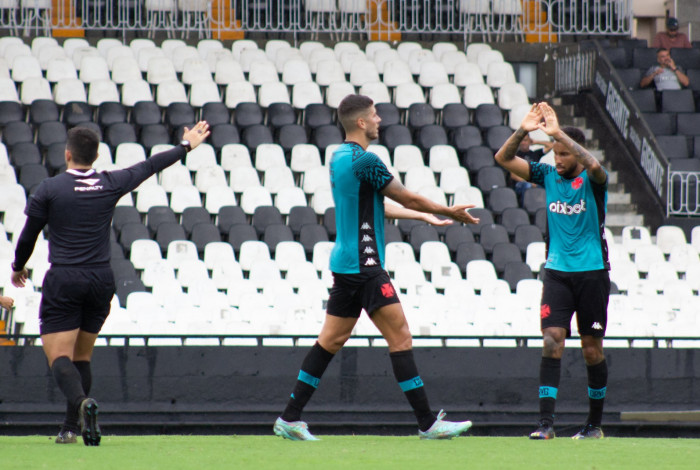 Pedro Raul e Alex Teixeira