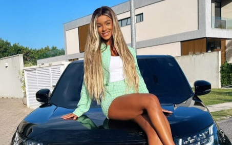 Ludmilla presenteia Brunna Gonçalves com carro avaliado em R$ 730 mil