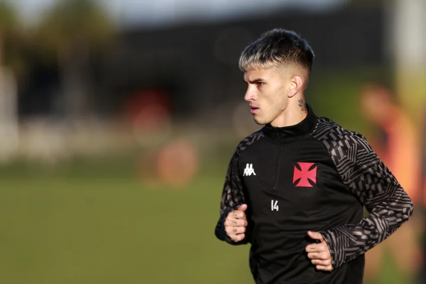 Luca Orellano em treinamento pelo Vasco
