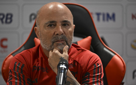 Para se aproximar da torcida do Flamengo, Sampaoli inicia aula particular para aprender a língua portuguesa