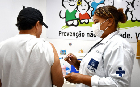 Resende inicia vacinação contra a gripe em professores