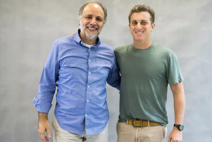 Diretor H&eacute;lio Vargas e Luciano Huck