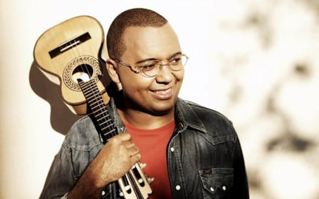 Cantor Dudu Nobre fará apresentação gratuita em Nova Iguaçu nesta sexta