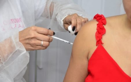 Nova Iguaçu segue com campanhas de vacinação contra a Covid-19 e gripe influenza