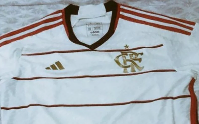 Suposta nova camisa secund&aacute;ria do Flamengo vaza na internet