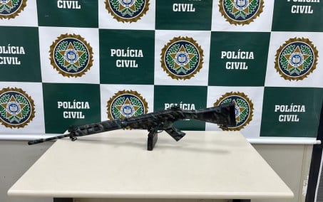 Polícia recupera fuzil da Marinha que teria sido roubado por fuzileiro naval desertor