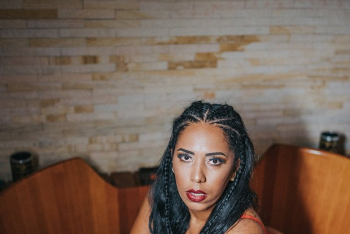 Janilly Nogueira, irm&atilde; de Gil do Vigor, participa de reality da TV Record