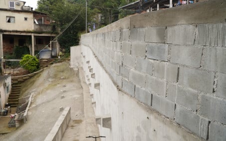 Contenção de encosta é finalizada no Pita