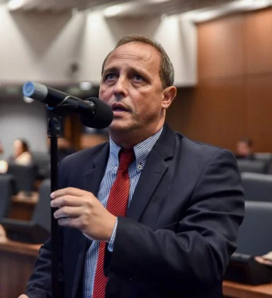 Cinemas deverão ter sessão legendada de filmes nacionais e dublados 