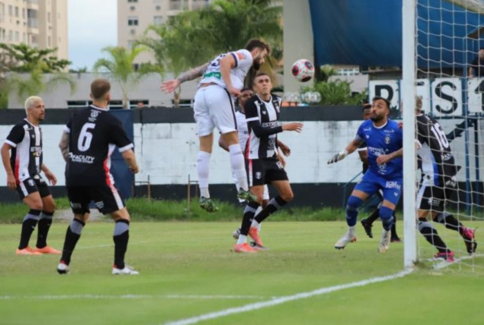 No Est&aacute;dio do Trabalhador, Araruama vence o Resende