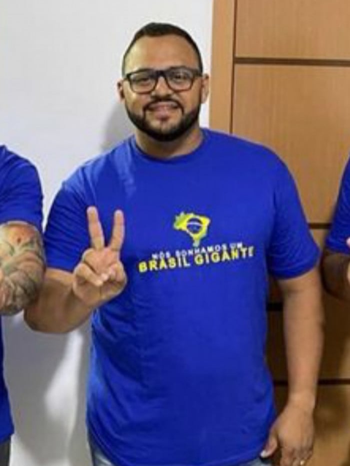 Felipe Reuel foi assessor do vereador Carlinhos Barreira na C&acirc;mara Municipal de Duque de Caxias - Reprodu&ccedil;&atilde;o / Redes sociais