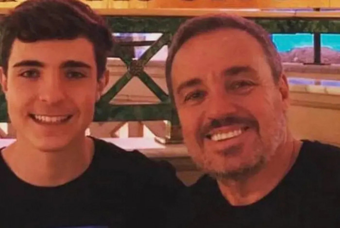 Gugu Liberato e filho