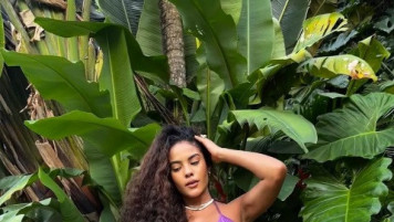 Bella Campos posa de biquíni e recebe elogio do namorado: 'Linda'Bella