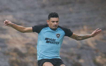 Botafogo desembarca em Quito para voltar a jogar na altitude