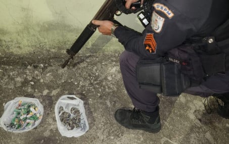 Homem é preso suspeito de tráfico de drogas em Resende