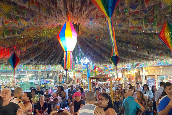 Arrai&aacute; dos Namorados acontece na segunda-feira (12)