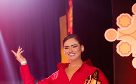 Rainha de bateria da Estácio de Sá ganha prêmio como destaque performático do Carnaval 2023