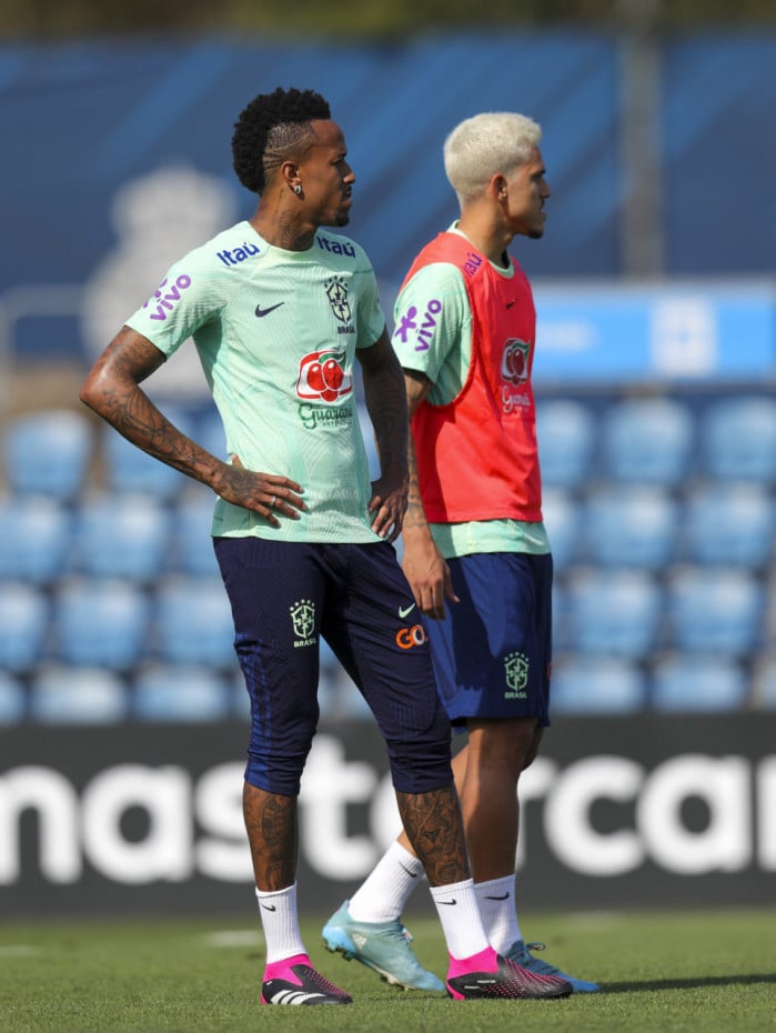 &Eacute;der Milit&atilde;o e Pedro