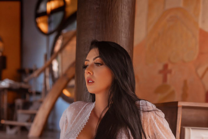 A Gata da Hora: Polly Persch promete arrasar no reality show "A Firma's House"