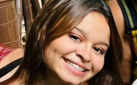 Família busca universitária desaparecida após ir a shopping na Zona Norte 