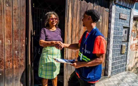Concessionária percorre bairros de Nova Iguaçu para atender consumidores
