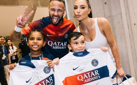 Kim Kardashian realiza sonho do filho de conhecer Neymar Jr.: 'Mãezona'