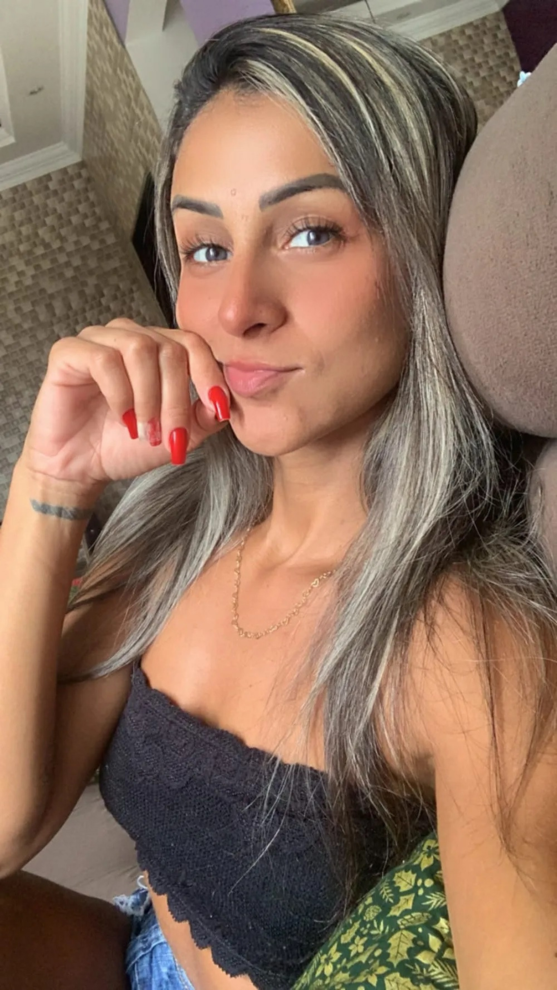 Túmulo de mulher violado em Nova Iguaçu: Sabrina Tavares de Almeida. - reprodução