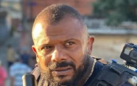 Polícia devolve arma e distintivo a delegado Da Cunha, investigado por simular prisões