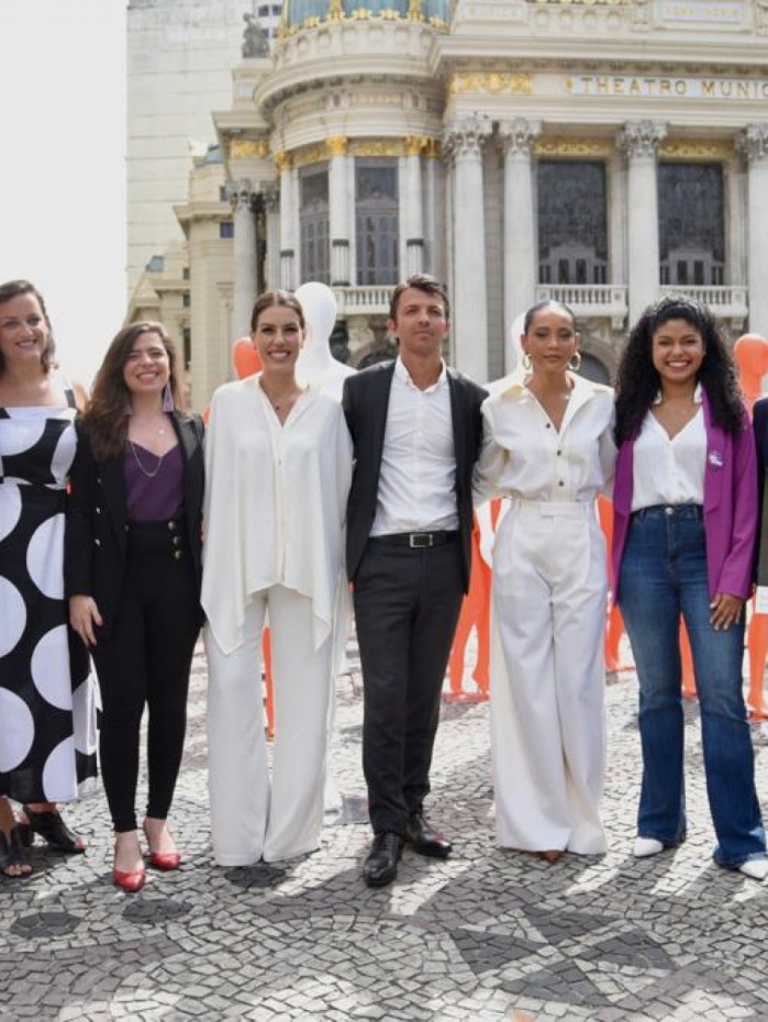 Prefeitura do Rio e L\'Oreal Paris realizam ação contra assédio na Praça da Cinelândia