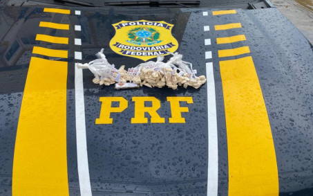 Polícia Rodoviária Federal prende motorista que transportava drogas em caixa de fusível de carro na Via Dutra