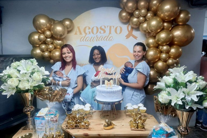 Mães recebem aconselhamento sobre a importância do aleitamento materno na unidade Mariana Bulhões