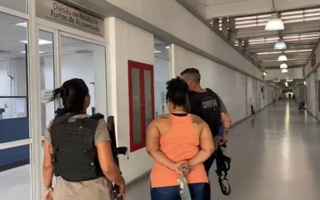 Polícia prende suspeita de transportar drogas do Rio para outros municípios