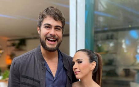 Tatá Werneck comemora aniversário de 40 anos com show particular de Sandy